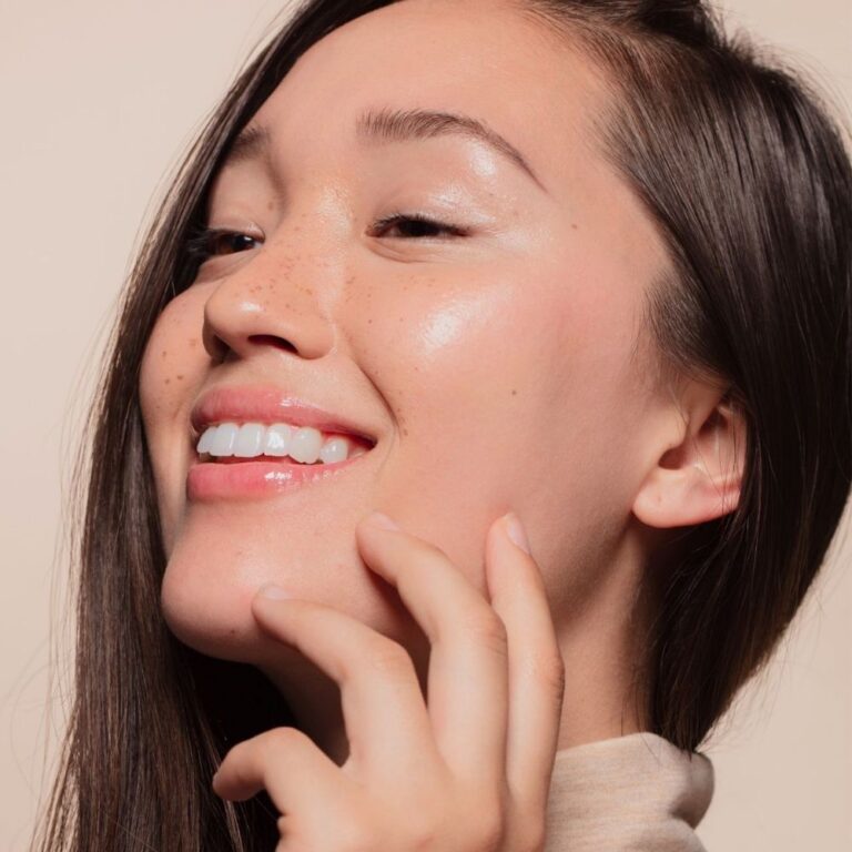 How To Get Glass Skin: 10-Step Glass Skin Routine