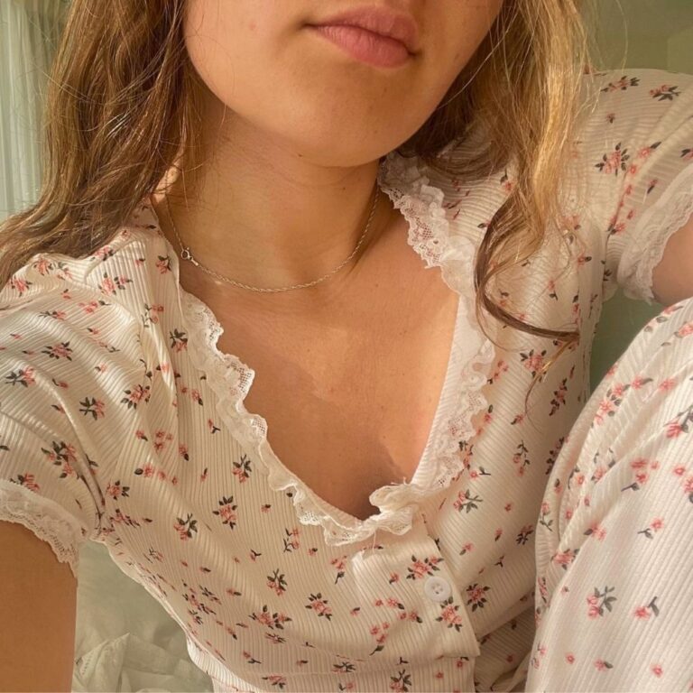 How To Look Good For Bed: 7 Cute Night Beauty Tips