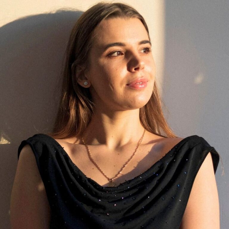 How To Steal The Spotlight (Without Trying Too Hard)