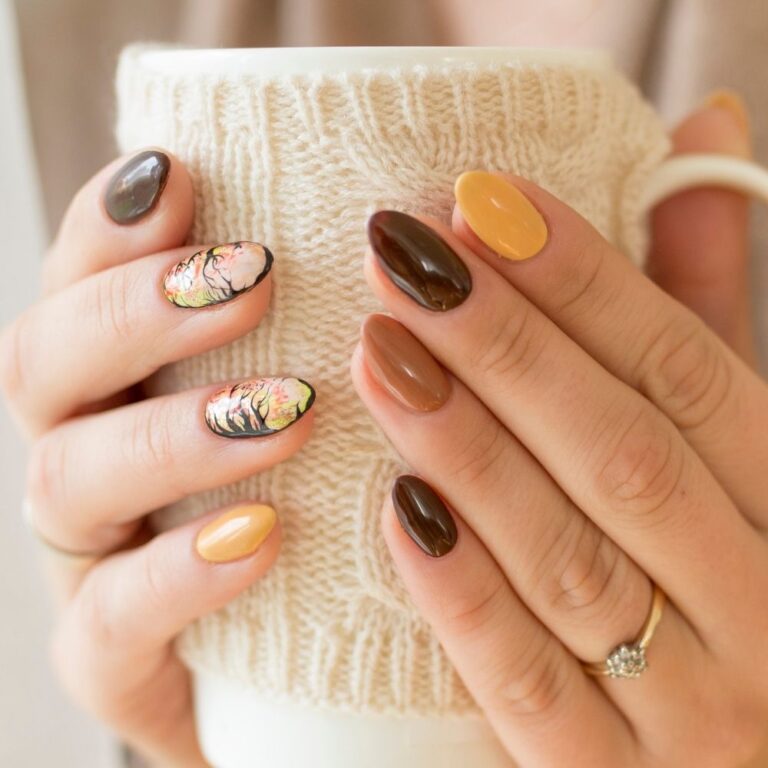 21 Fall Nails to Embrace the Cozy Season in Style
